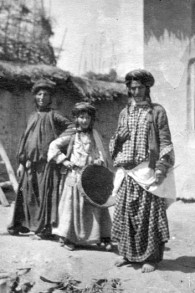 Kurdish Jews in Rawanduz, northern Iraq, 1905 (Wikipedia)